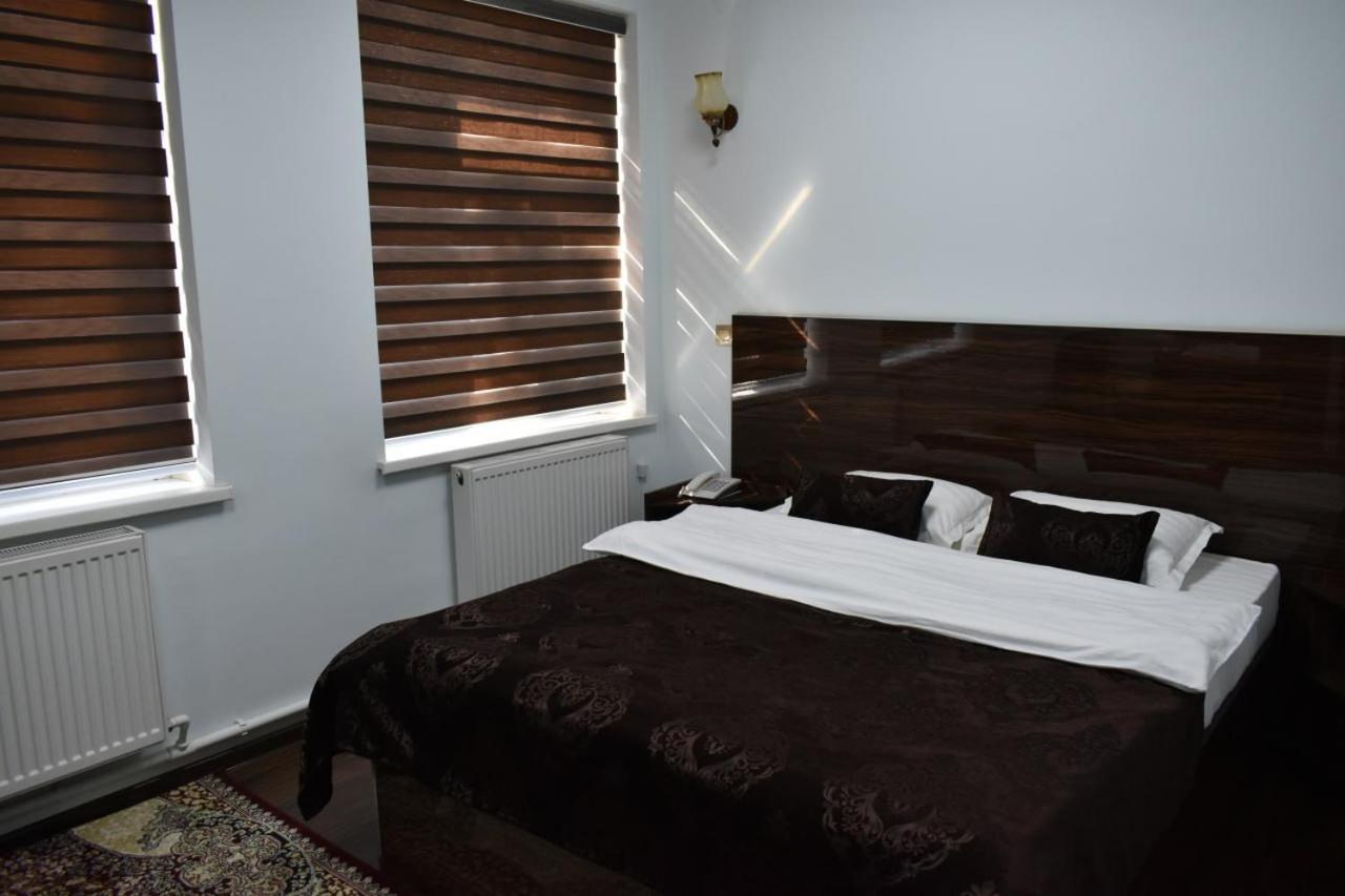 Admiral Hotel Termez Exterior photo